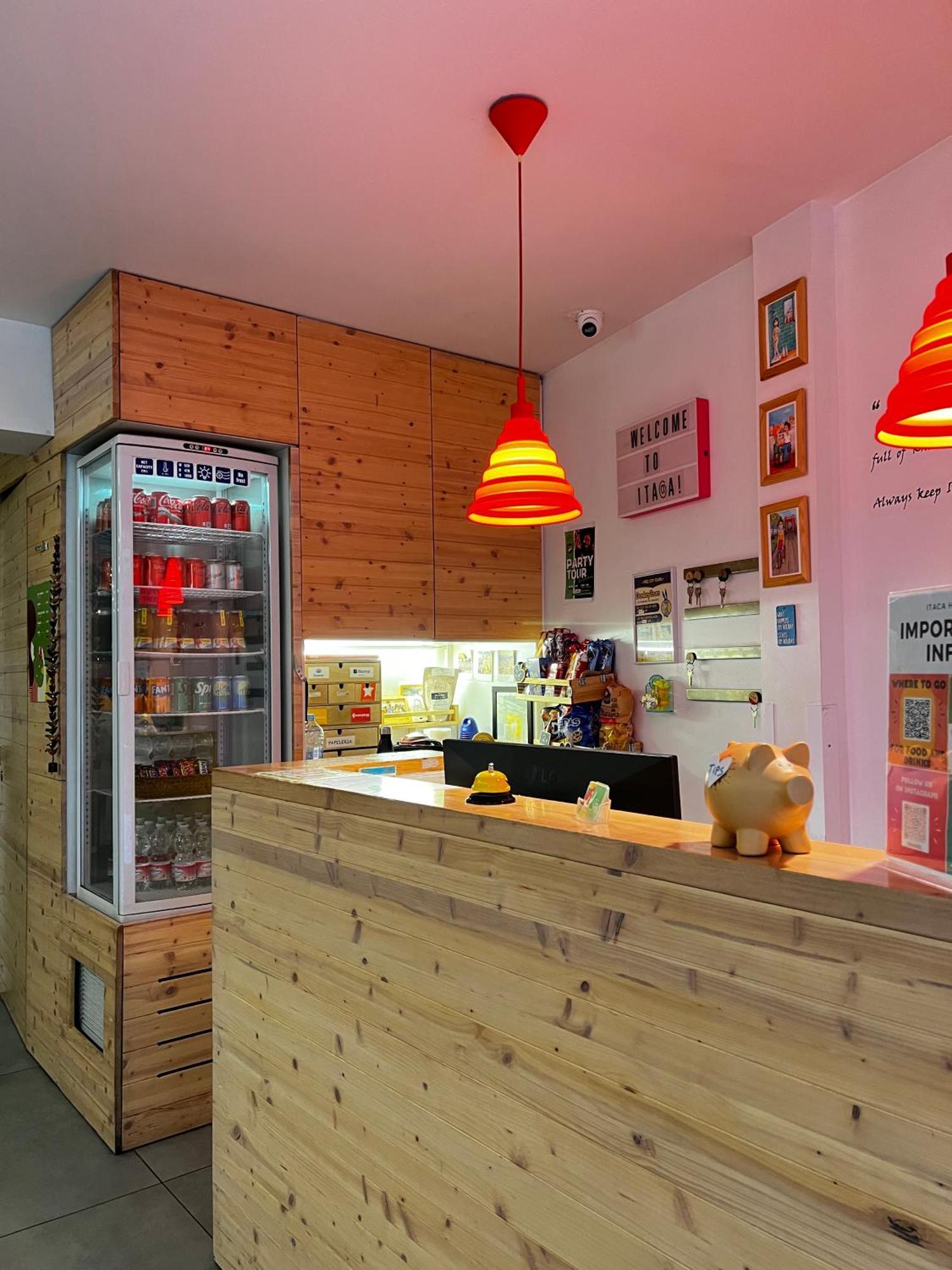 Itaca Hostel Барселона Екстер'єр фото