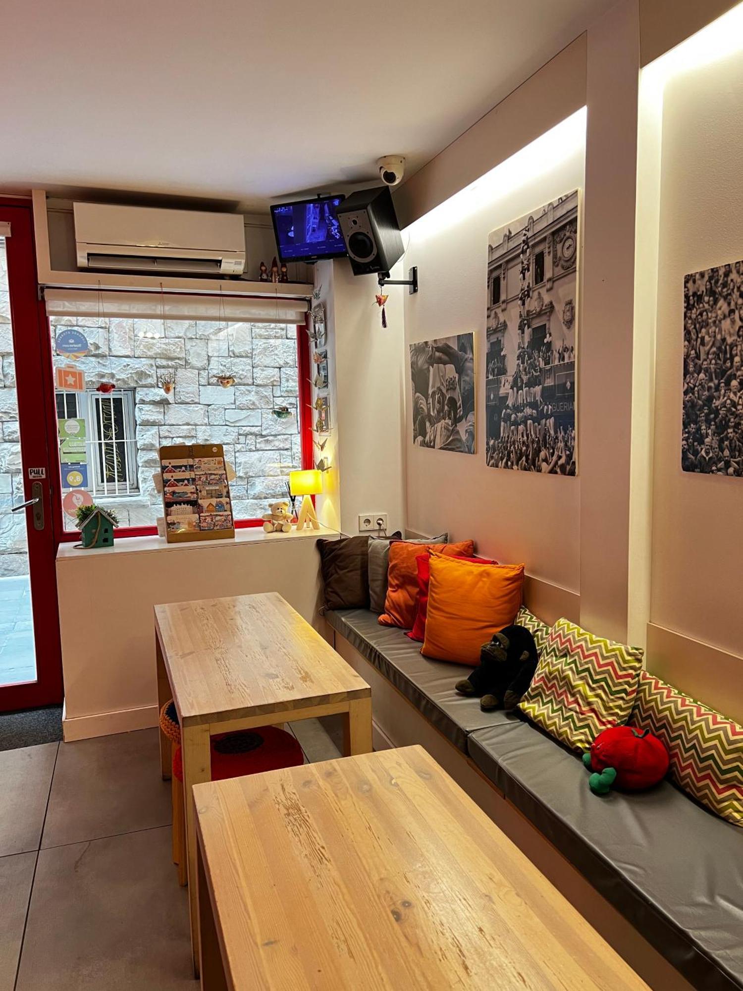Itaca Hostel Барселона Екстер'єр фото