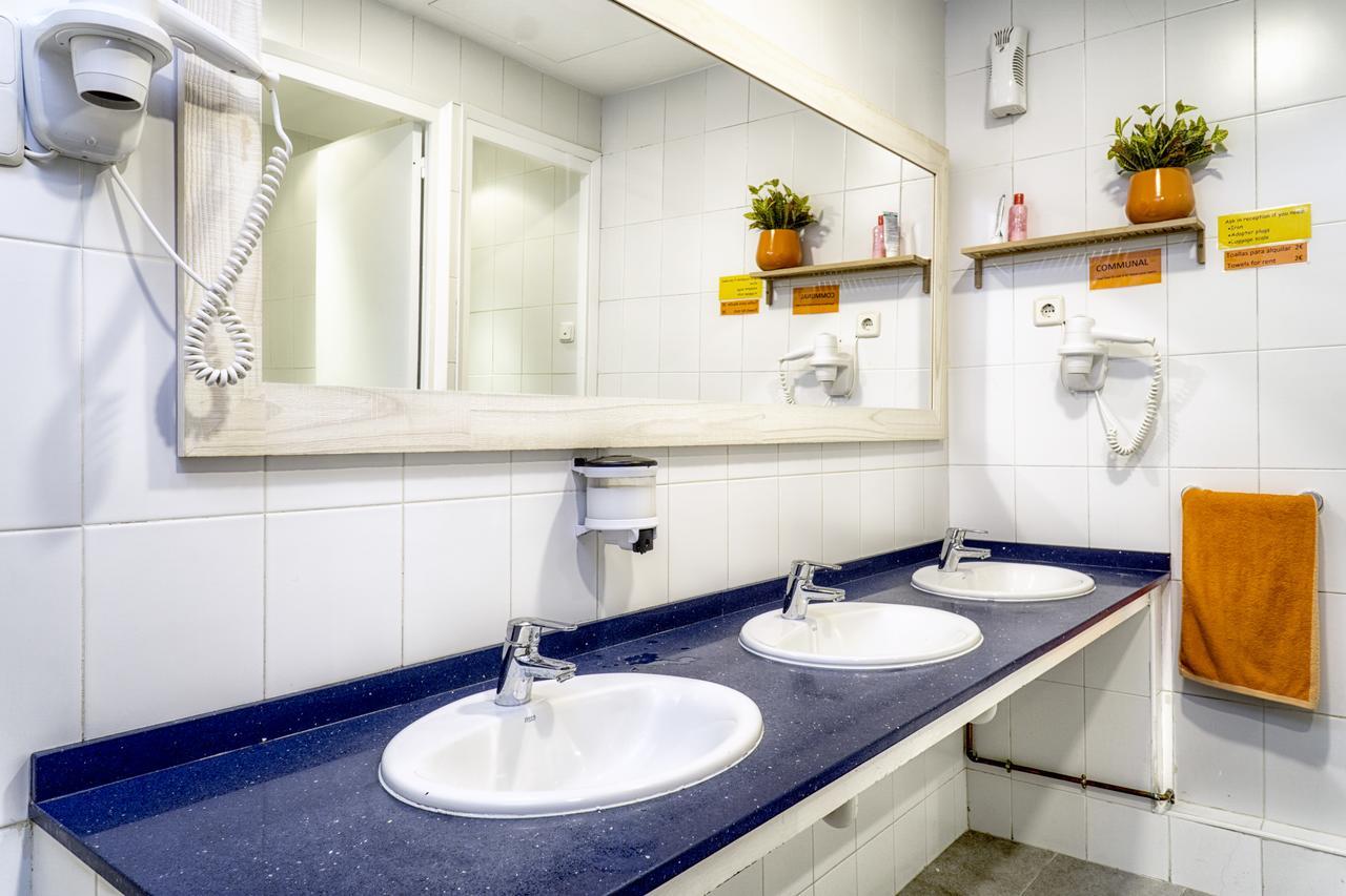 Itaca Hostel Барселона Екстер'єр фото