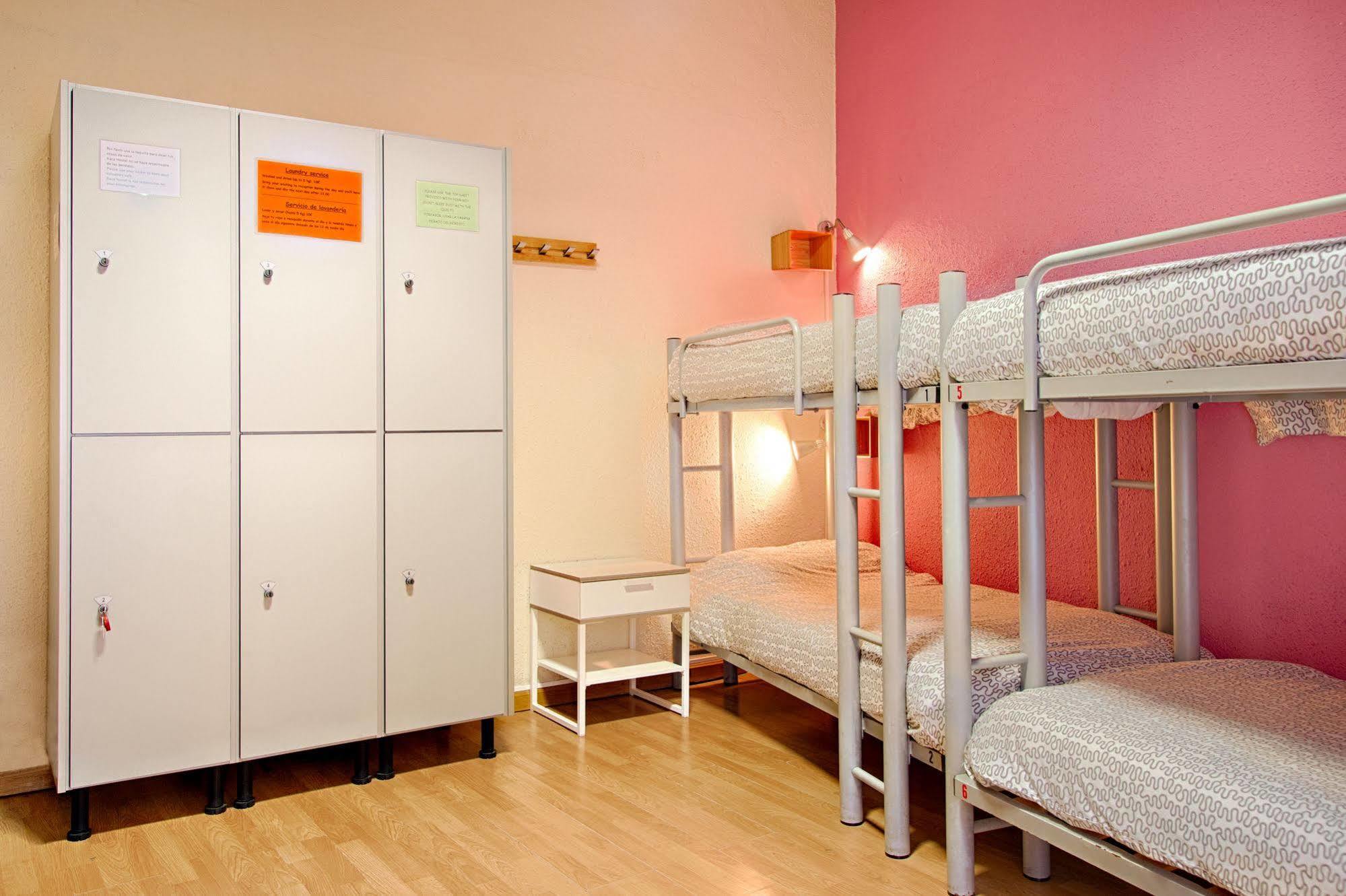 Itaca Hostel Барселона Екстер'єр фото