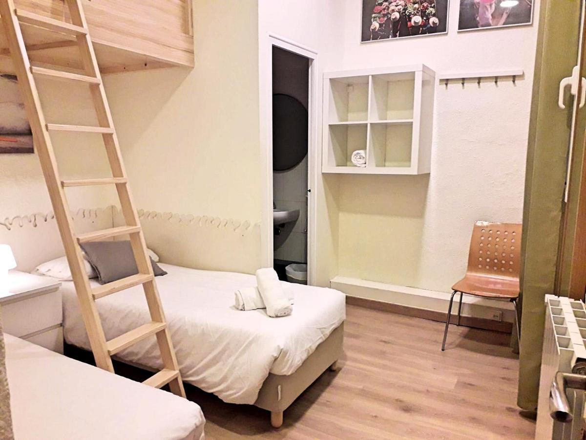 Itaca Hostel Барселона Екстер'єр фото