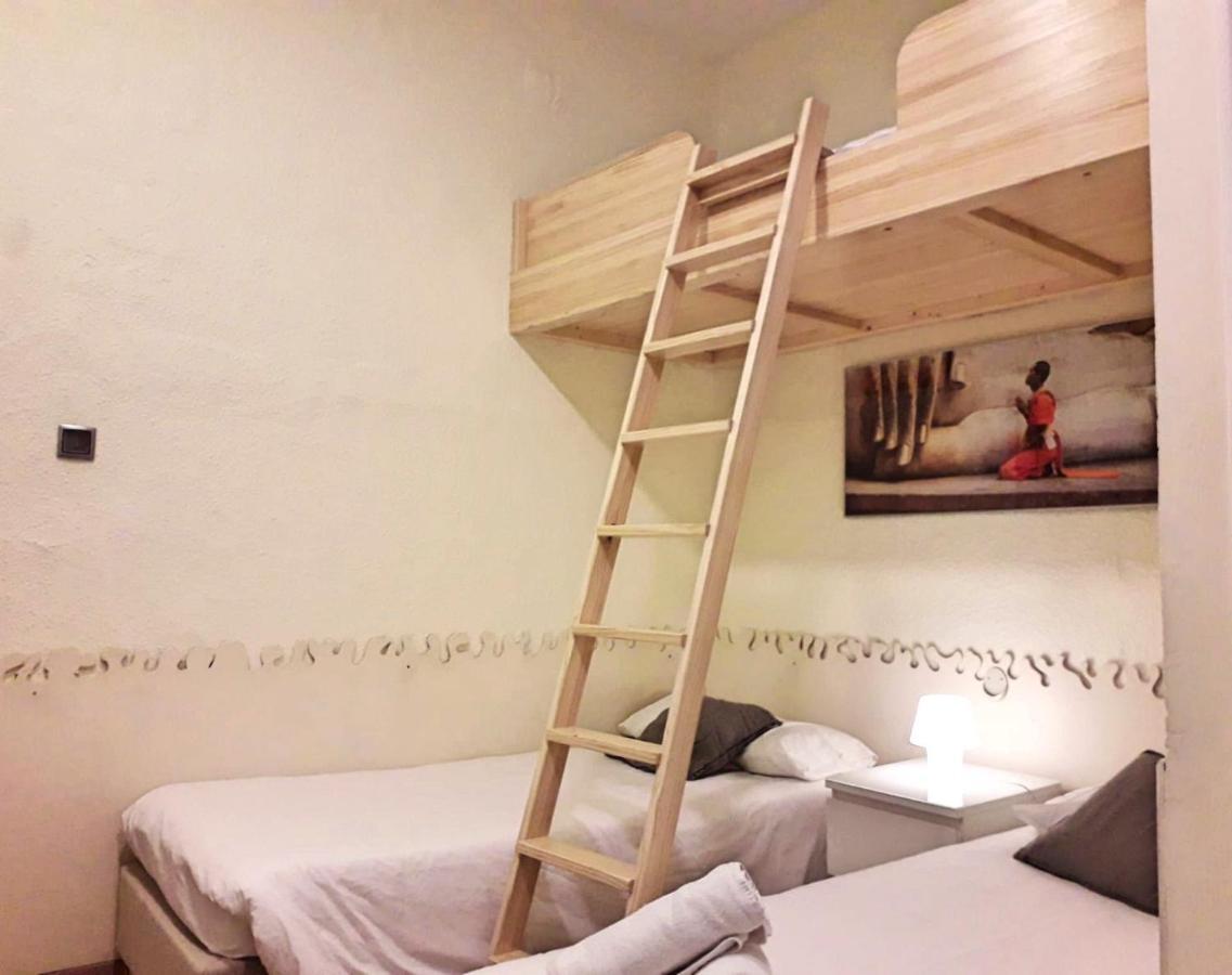 Itaca Hostel Барселона Екстер'єр фото